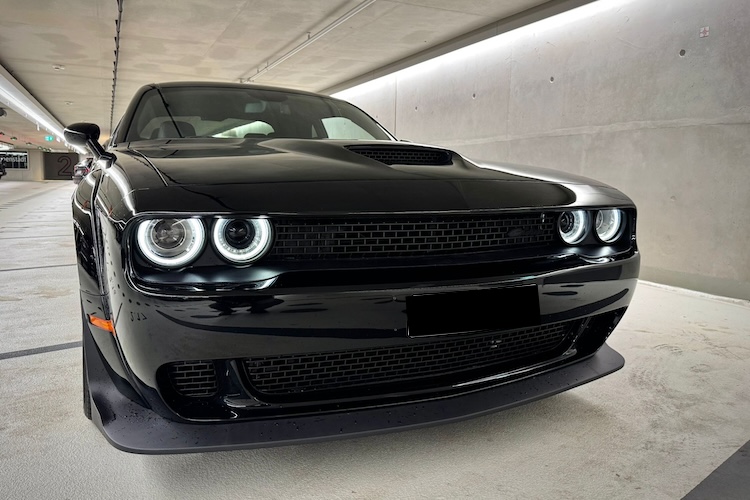 front view from Dodge Challenger in Düsseldorf