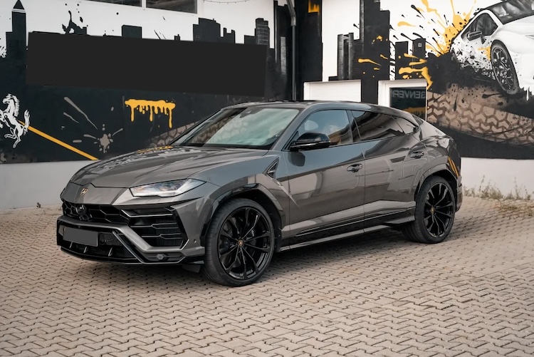 Rent a Lamborghini Urus in Frankfurt