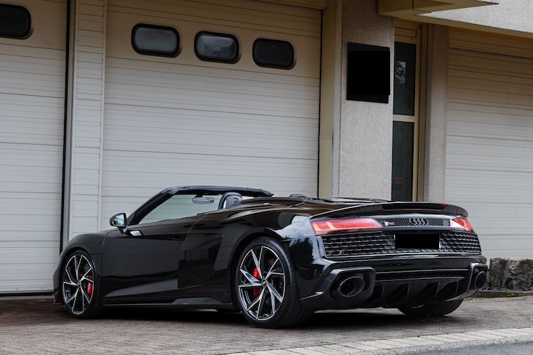 site view from Audi R8 Performance Spyder in Stuttgart