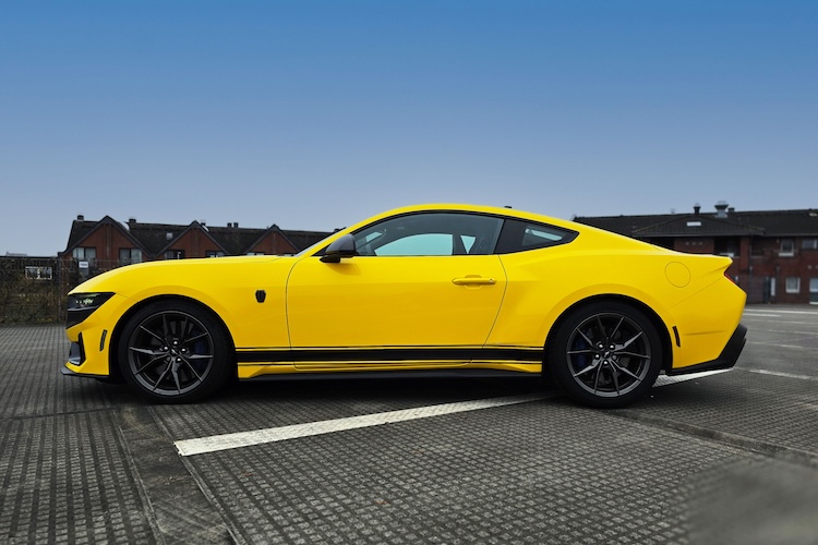 site view from Ford Mustang GT Dark Horse in Düsseldorf