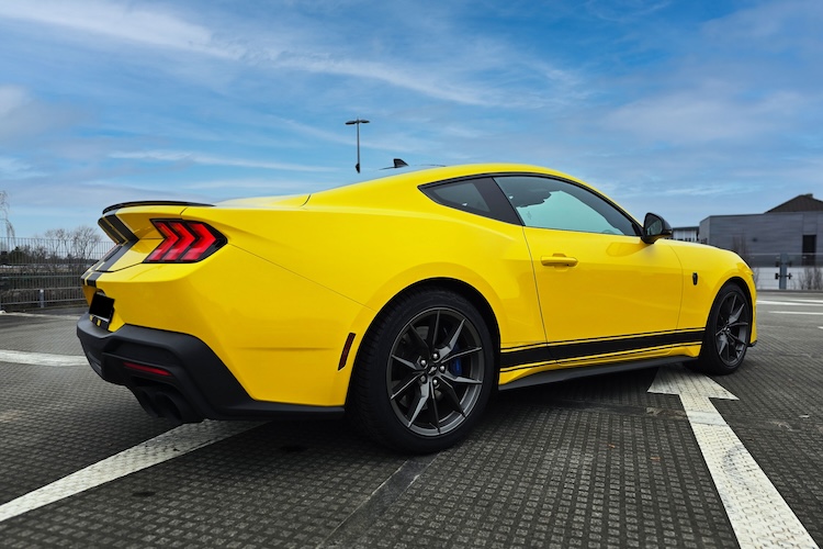 site view from Ford Mustang GT Dark Horse in Düsseldorf