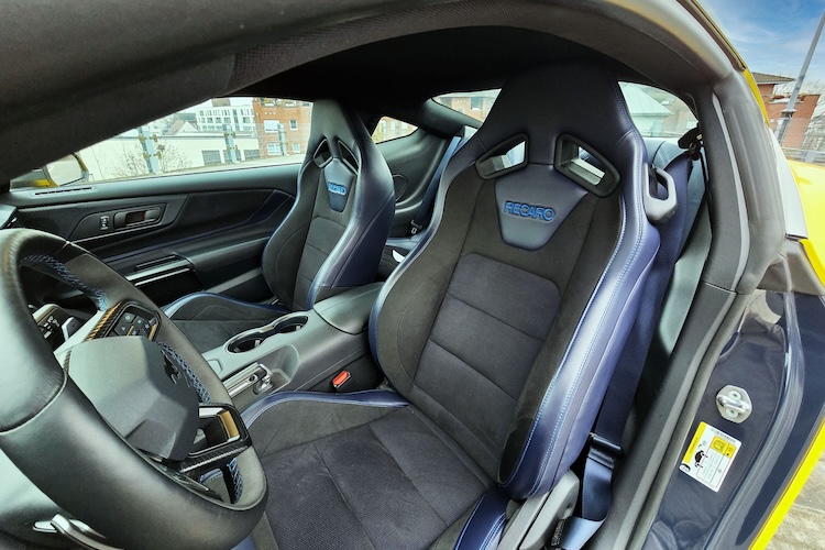 Seats from Ford Mustang GT Dark Horse in Düsseldorf