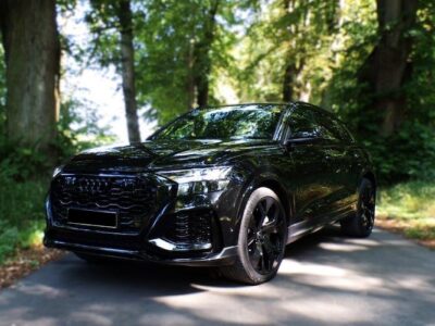 Front View of an Audi RSQ8 in Einbeck