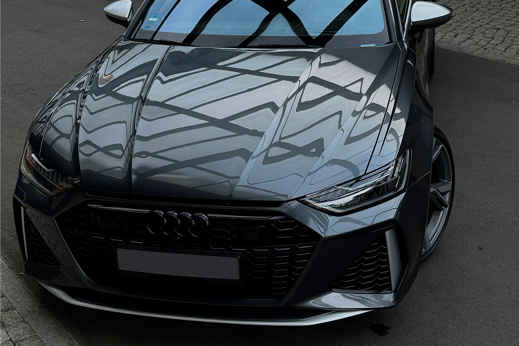 Front view Audi RS6