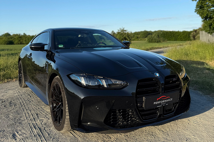 Rent a BWM M4 Competition in Frankfurt