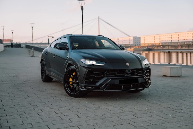 Front View of Lamborghini Urus in Ludwigshafen