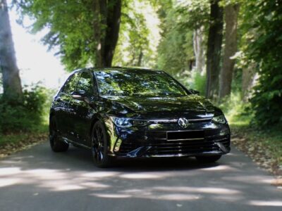 Front View of a VW Golf 8 R in Einbeck