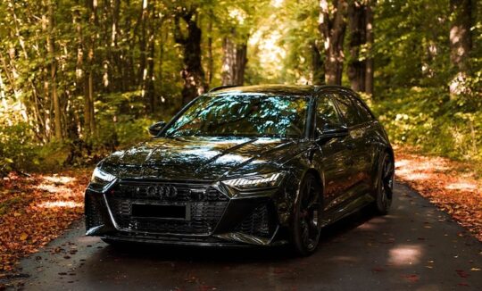 Front View of an Audi RS6 in Einbeck