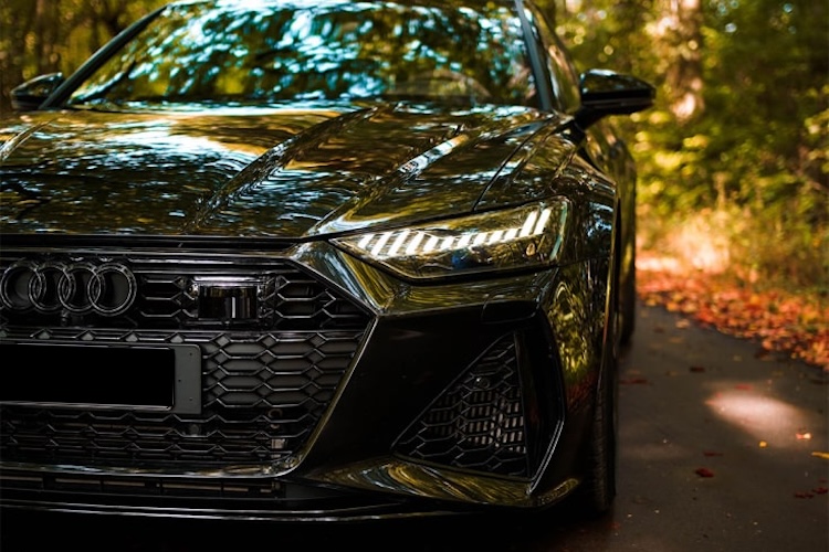 Front View of an Audi RS6 in Einbeck