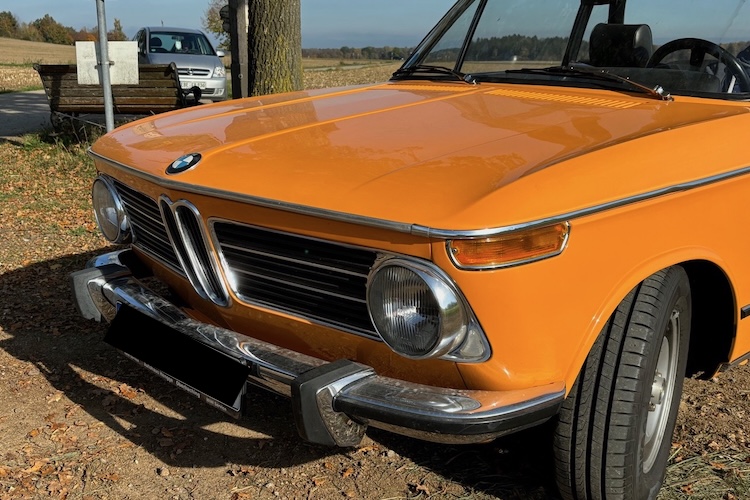 Front View of BMW 2002 Baur Cabrio classic car rental in Munich