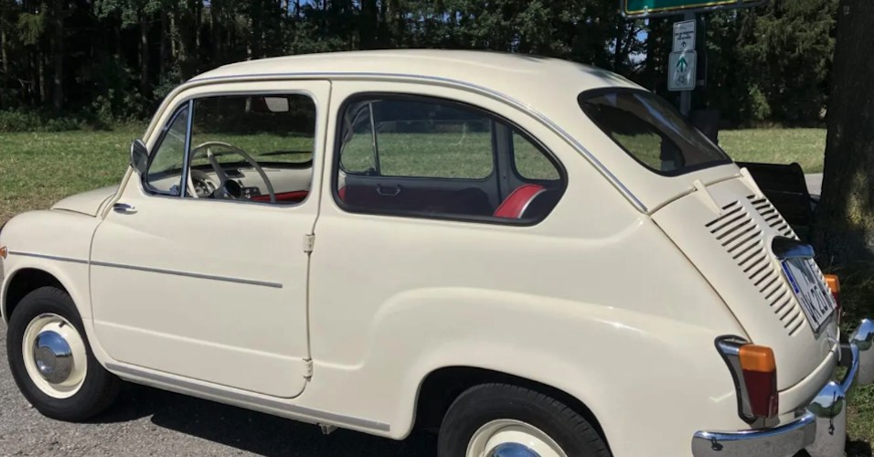 Side View of Fiat 750 Zastava classic car rental in Munich