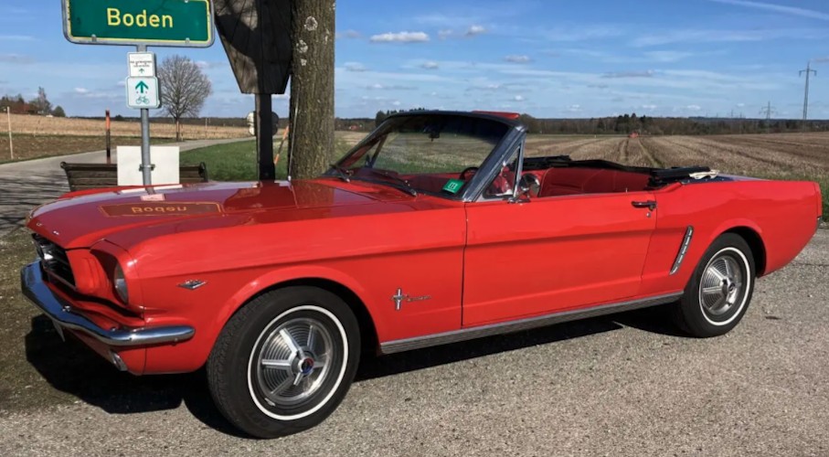 Side View of a Ford Mustang Cabriolet classic car in Munich