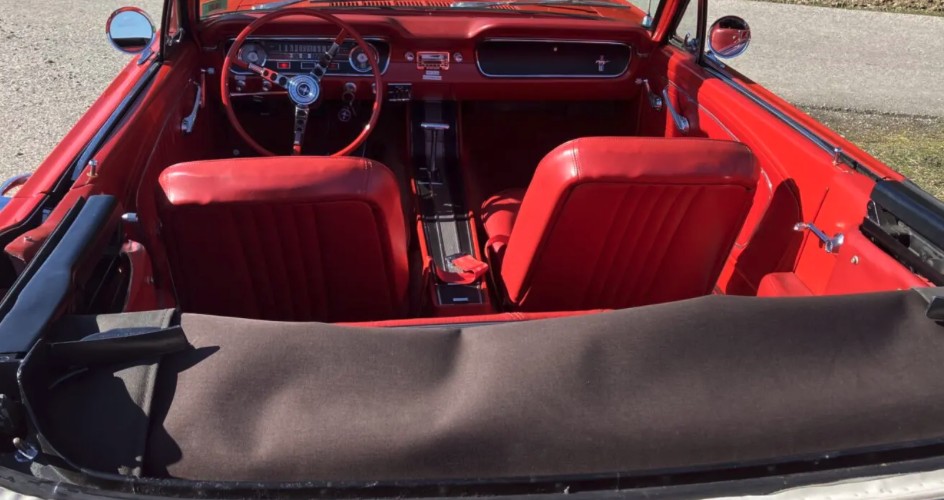 Interior View of a Ford Mustang Cabriolet classic car in Munich