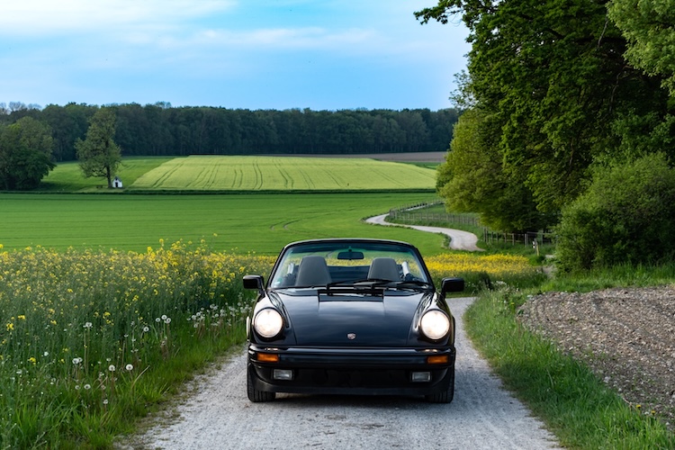 Frontview from Porsche 911 3.2 Cabrio in Munich