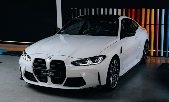 Rent a BMW M4 Competition in Wiesbaden