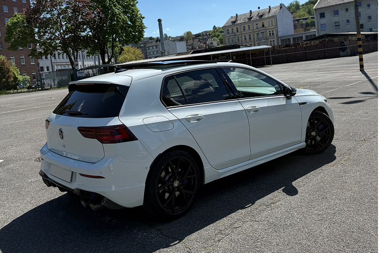 Side view Golf 8R in Hagen
