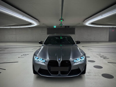Front view BMW M4 Competition in Düsseldorf