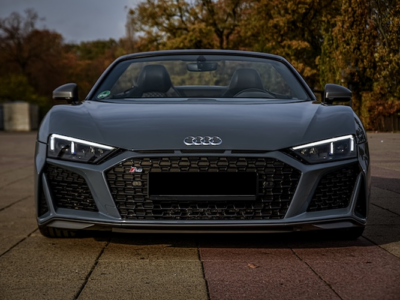 Front view Audi R8 Performance Spyder in Berlin