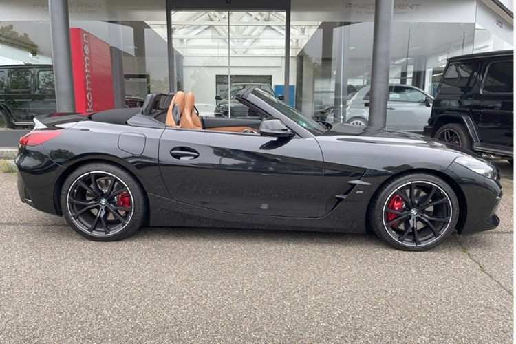 Side view BWM Z4 M40i in Munich