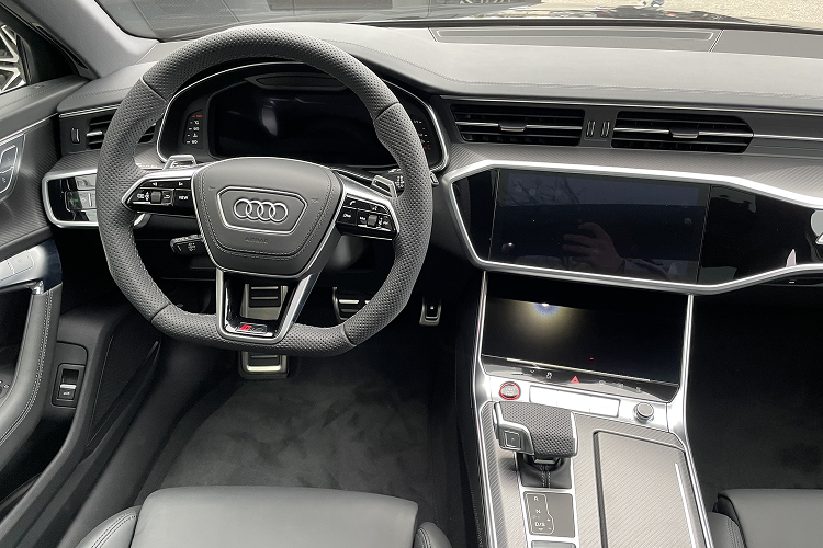 Steering wheel Audi RS6 Performance Avant in Munich