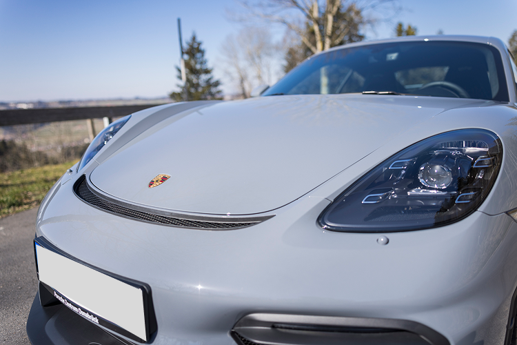 Engine hood Porsche Cayman GT4 on Lake Constance
