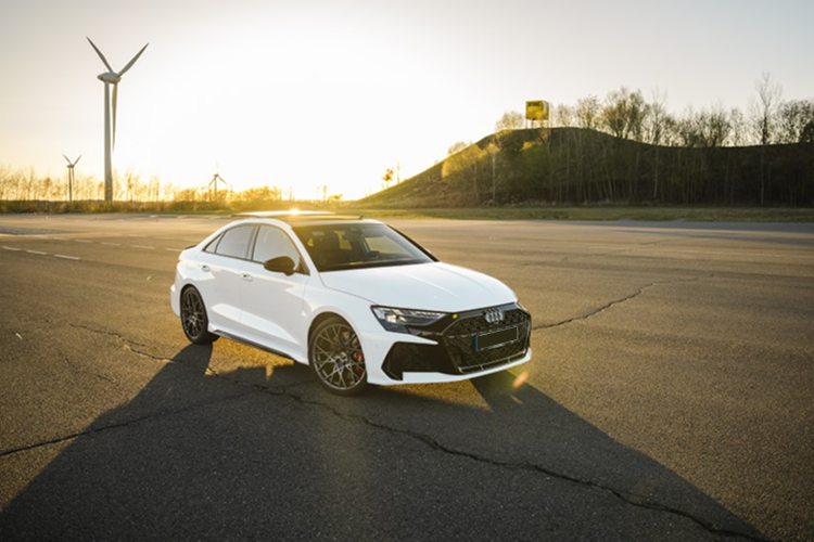 Rent a Audi RS3 Limousine in Hamburg