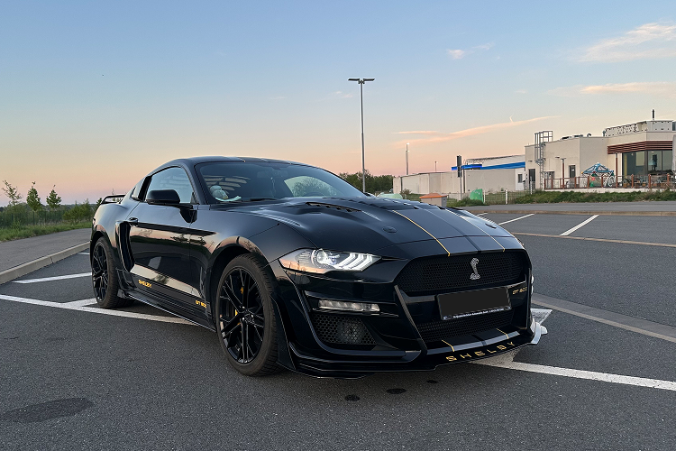 Front right Ford Mustang 2.3 Ecoboost in Braunschweig