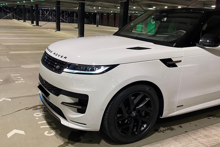 Front detail Range Rover Sport in Frankfurt