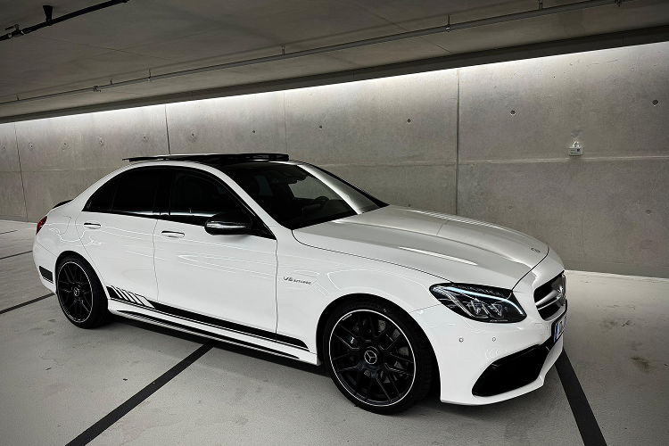 Rent a Mercedes C63 AMG in Düsseldorf