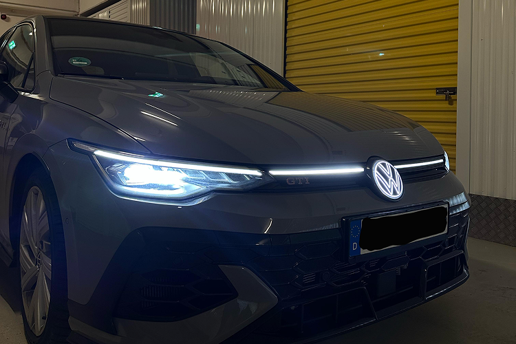 Rent a VW Golf 8 GTI Clubsport in Cologne
