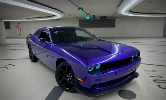 Rent a Dodge Challenger in Düsseldorf