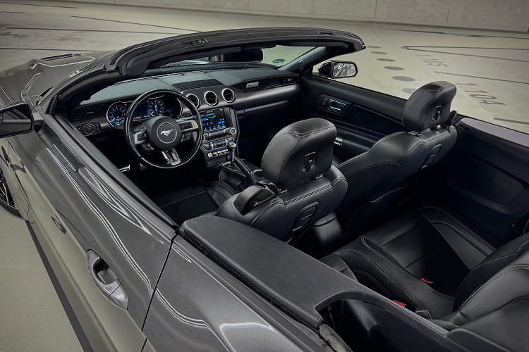 Interior Ford Mustang Convertible in Düsseldorf