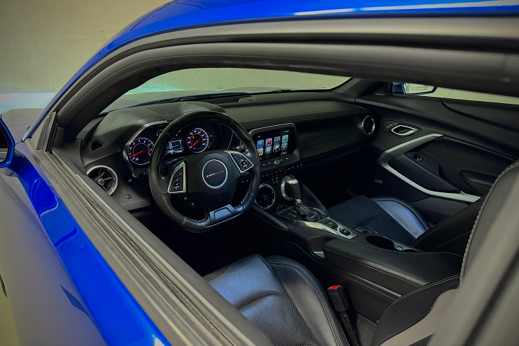Rent a Chevrolet Camaro in Düsseldorf