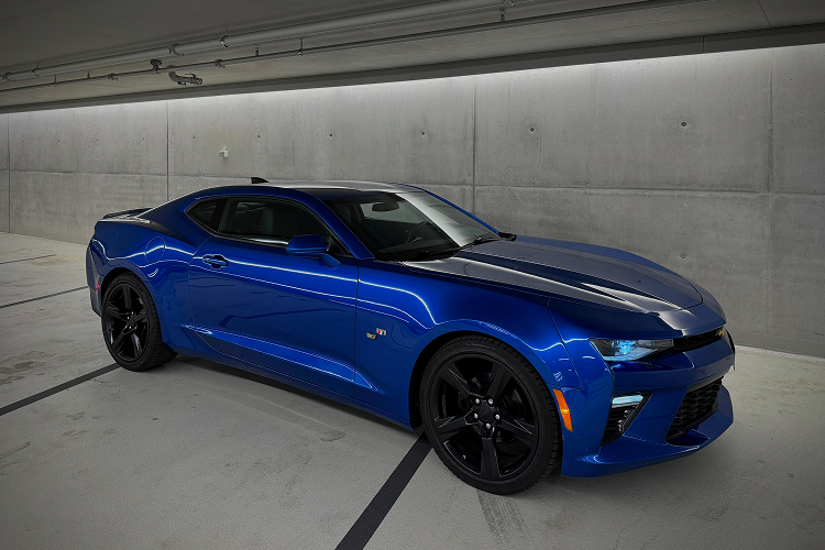 Side view Chevrolet Camaro in Düsseldorf