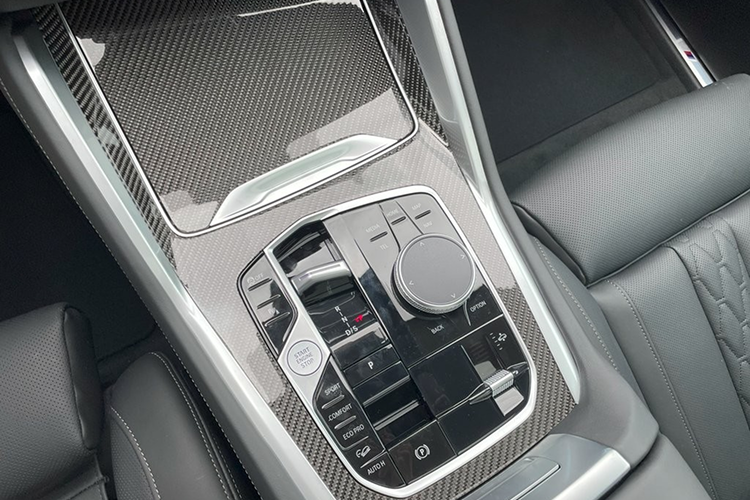 Center console BMW X6 xDrive 40d at Munich