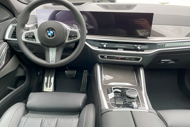 Interior BMW X6 xDrive 40d at Munich
