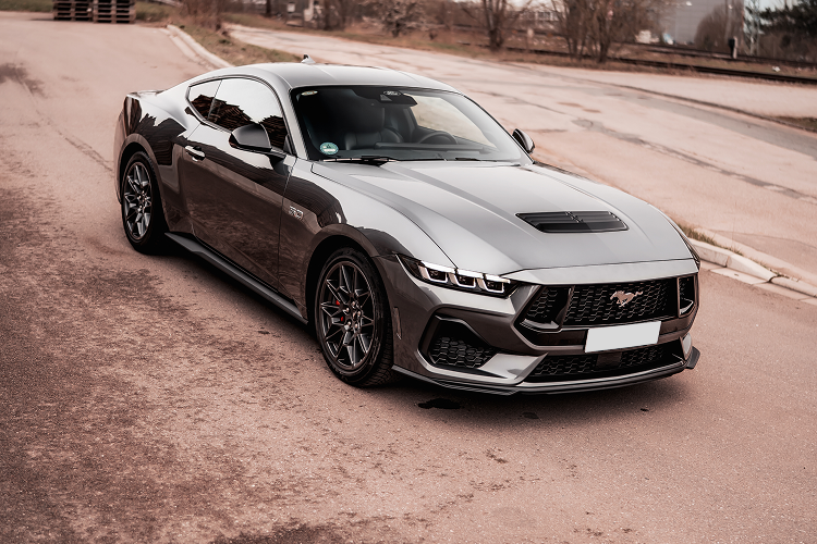 Rent a Ford Mustang GT in Ansbach near Nürnberg