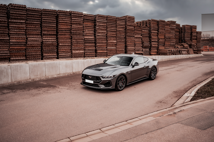 Sied view left Ford Mustang GT in Ansbach near Nürnberg