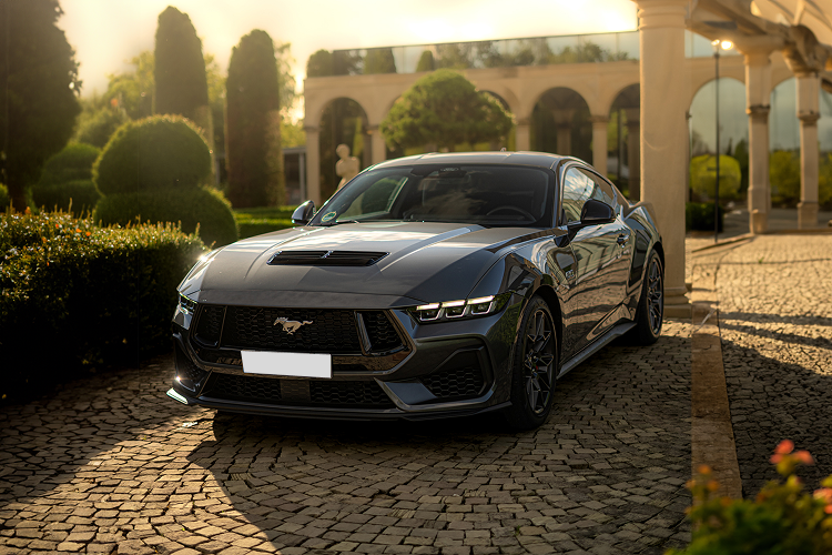 Frontal Ford Mustang GT in Ansbach near Nürnberg