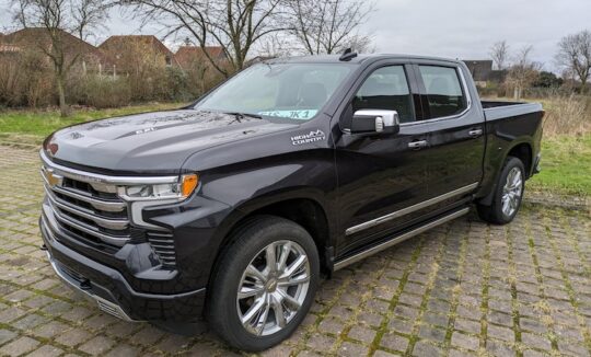 Rent a Chevrolet Silverado High Country in Hannover