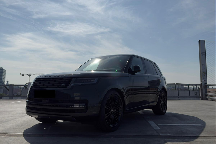 Rent a Range Rover D300 in Cologne