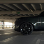 Side view front Range Rover D300 in Cologne