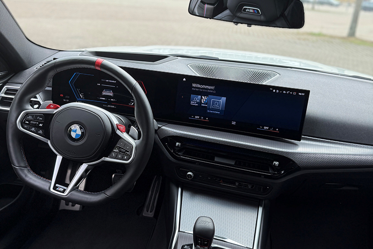 Steering wheel BMW M4 Competition in Düsseldorf