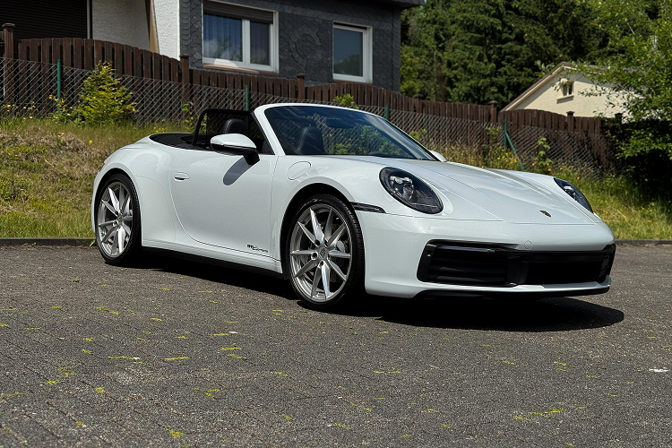 Rent a Porsche 911 Carrera in Ostallgäu