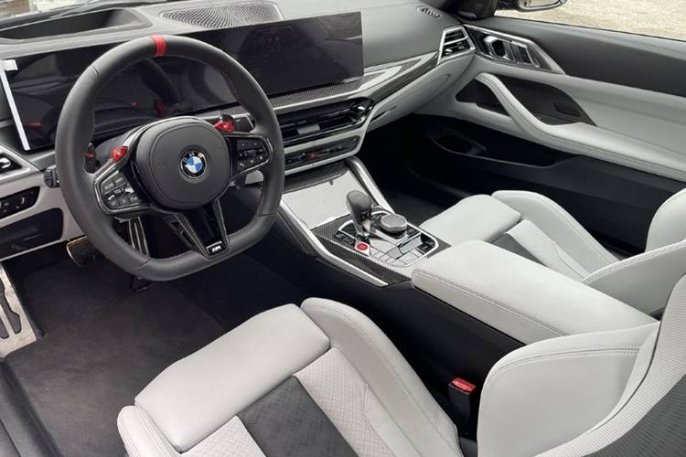 Steering wheel BMW M4 Competition Convertible near Munich