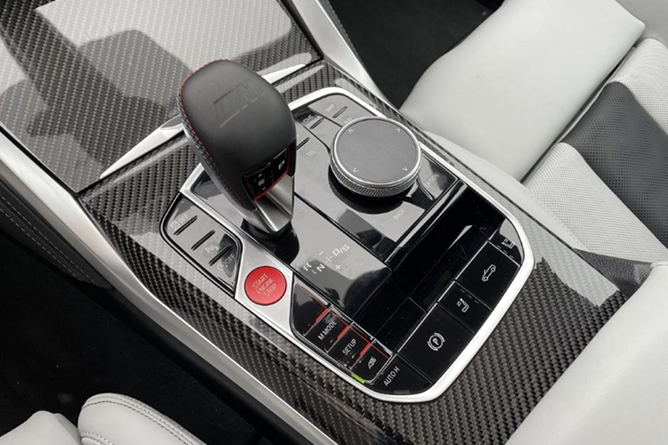 Center console BMW M4 Competition Convertible near Munich