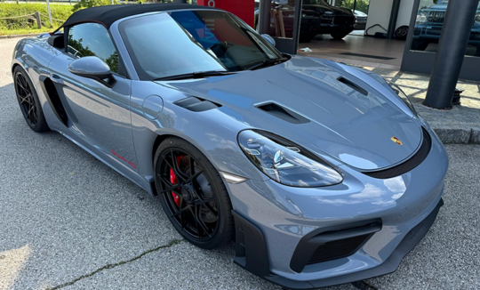 Rent a Porsche 718 Spyder RS near Munich