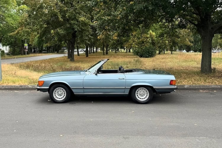 Side view Mercedes SL 450 in Berlin