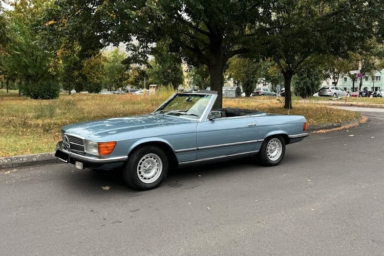 Rent a Mercedes SL 450 in Berlin