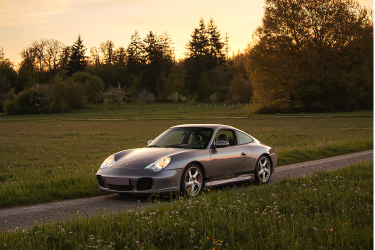 Rent a Porsche 911 Carrera 4S in Stuttgart